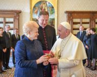Prezidentė perdavė Popiežiui Lietuvos žmonių padėką